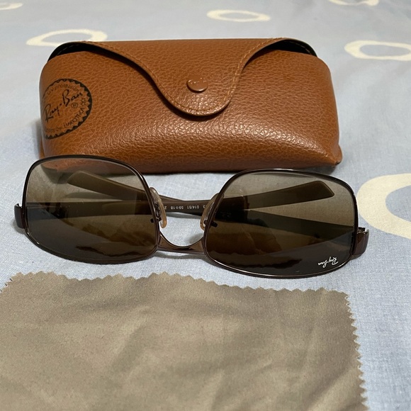 Unisex Ray Ban Shades - Picture 1 of 7